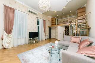 Апартаменты Stylish two-level flat 2 min from Khreschatyk Киев Апартаменты с 1 спальней-34
