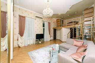 Апартаменты Stylish two-level flat 2 min from Khreschatyk Киев Апартаменты с 1 спальней-35