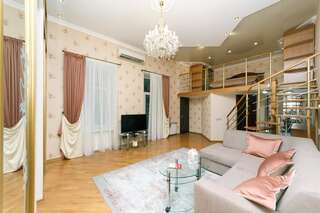 Апартаменты Stylish two-level flat 2 min from Khreschatyk Киев Апартаменты с 1 спальней-4