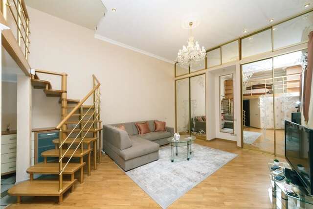 Апартаменты Stylish two-level flat 2 min from Khreschatyk Киев-3