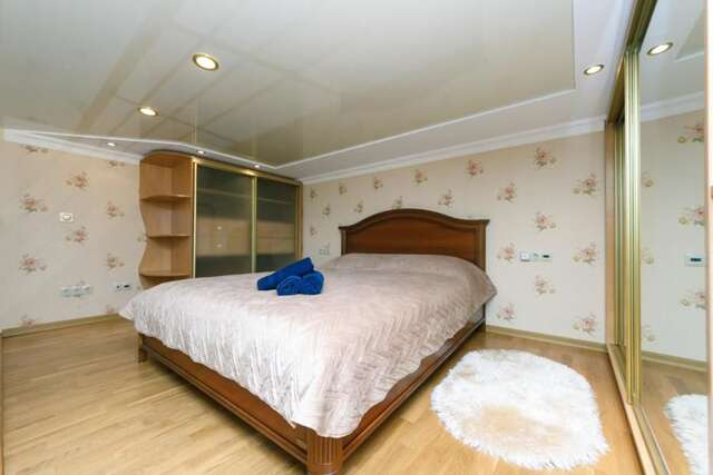 Апартаменты Stylish two-level flat 2 min from Khreschatyk Киев-28