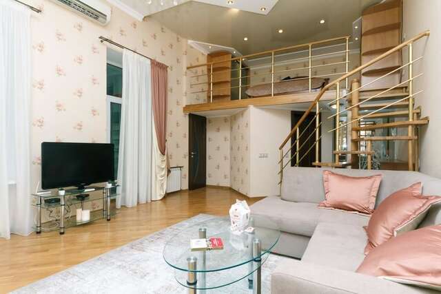 Апартаменты Stylish two-level flat 2 min from Khreschatyk Киев-7