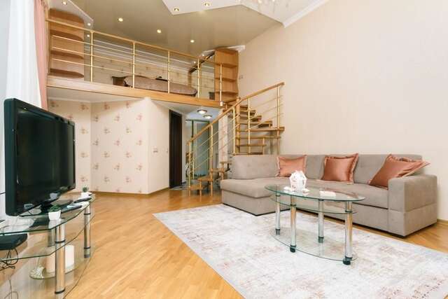 Апартаменты Stylish two-level flat 2 min from Khreschatyk Киев-9